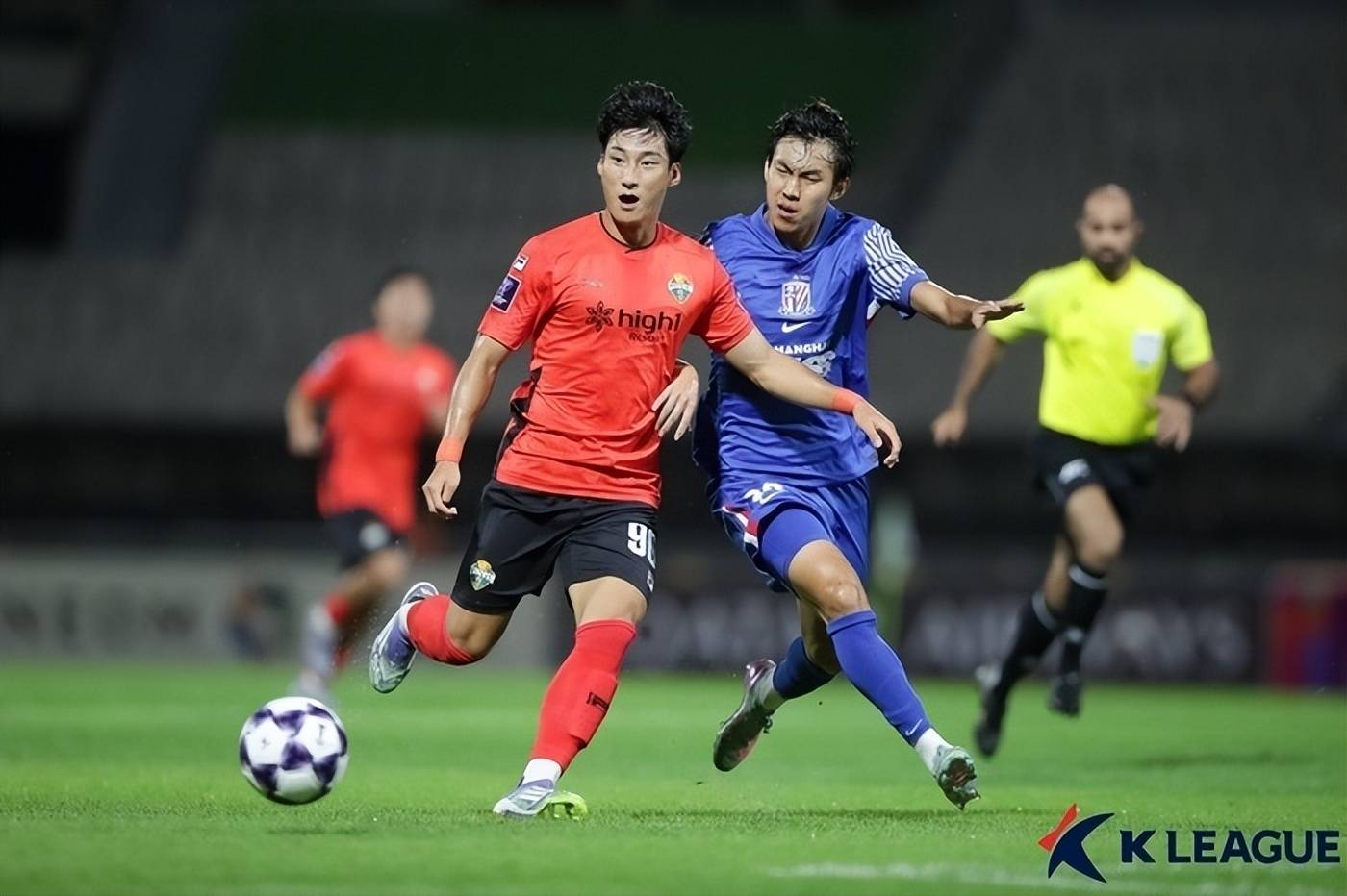 包含亚冠赛程吃紧，孟菲斯灰熊今晨临场应变，压力陡增，团队化学反应显著的词条