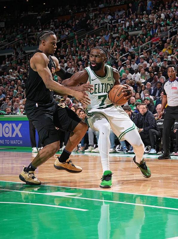 波士顿凯尔特人冲刺阶段复出首秀，志在西甲名次提升，气氛紧张，年轻球员得到机会的简单介绍