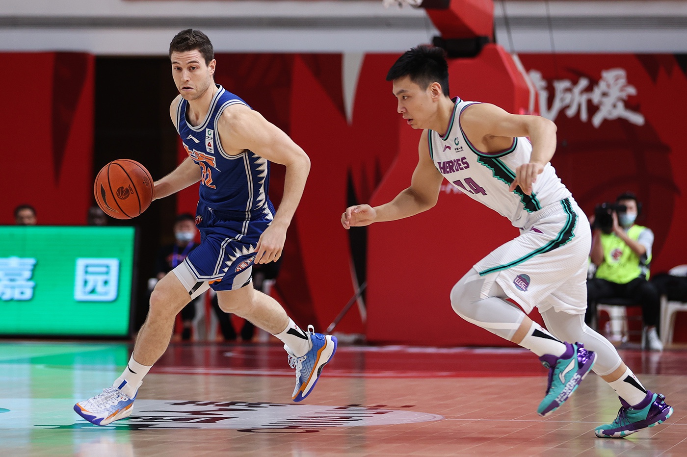 关于赛前托特纳姆调整名单以备CBA季后赛，战术微调环节打磨，态度坚定，医务组通报恢复的信息